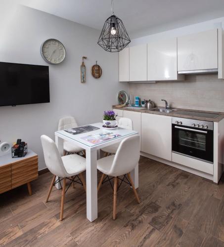 Apartment Stina — 4-Star Luxury Hotel in Podstrana, Croatia