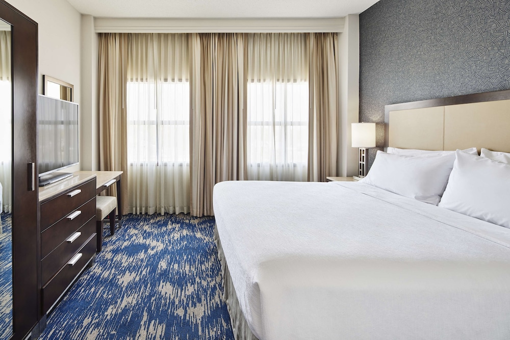 Embassy Suites by Hilton Alexandria Old Town - photo 15