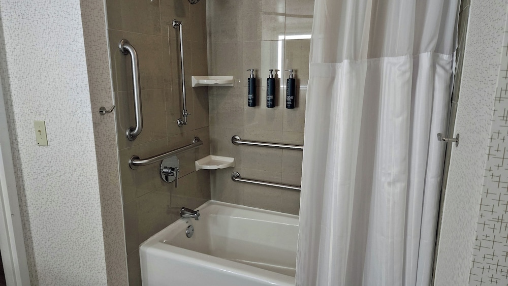 Hilton Durham near Duke University - photo 17
