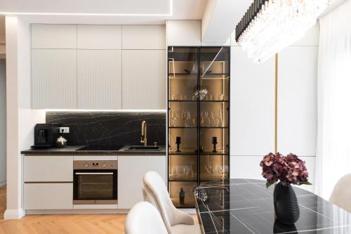 Luxe Apartment Neo Tower in Suceava, Romania