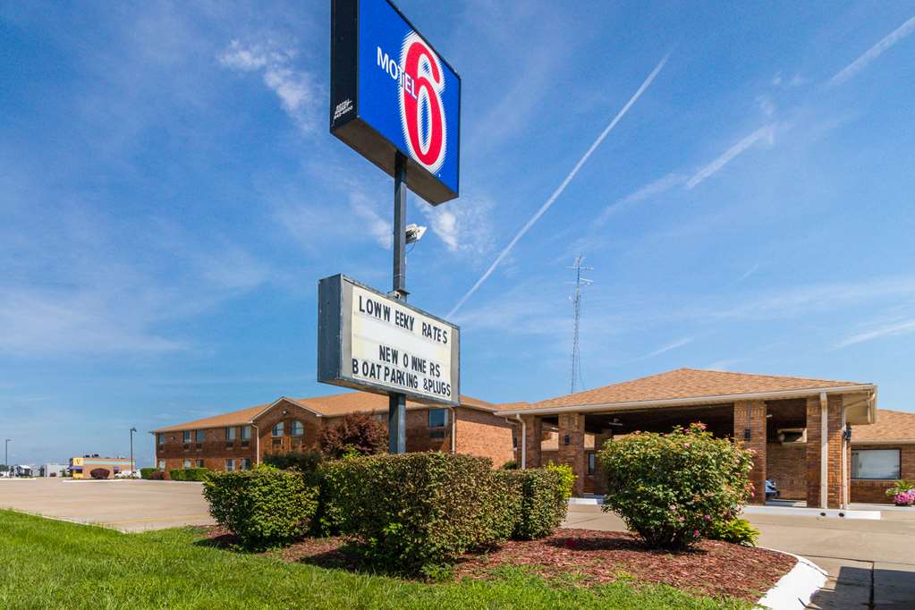 Motel 6 Marion IL - featured photo