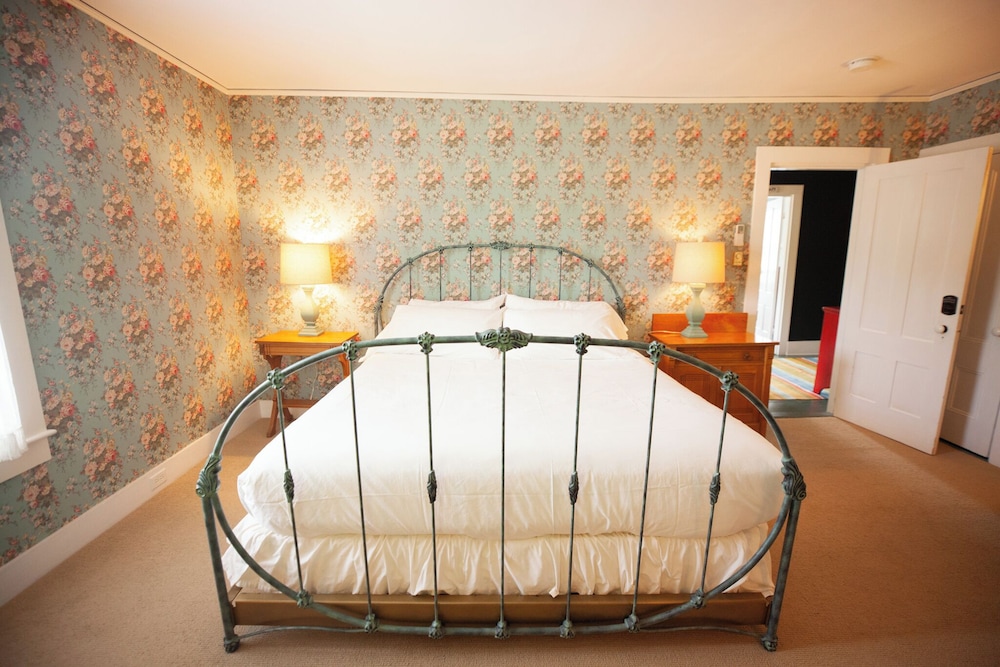 Yellow House Inn - photo 14