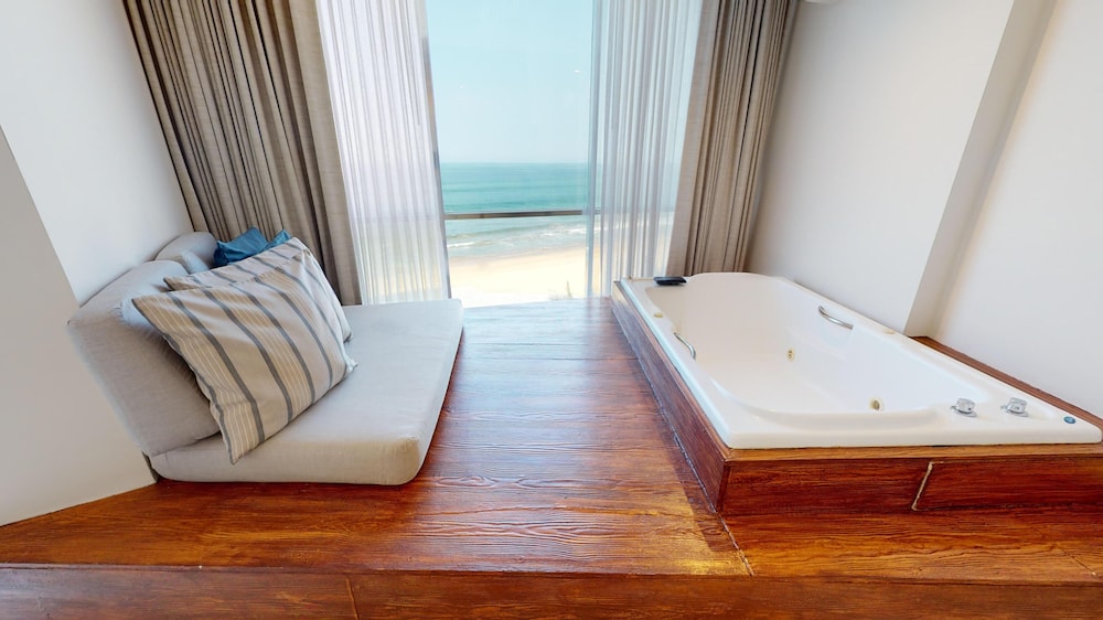Beach/ocean view