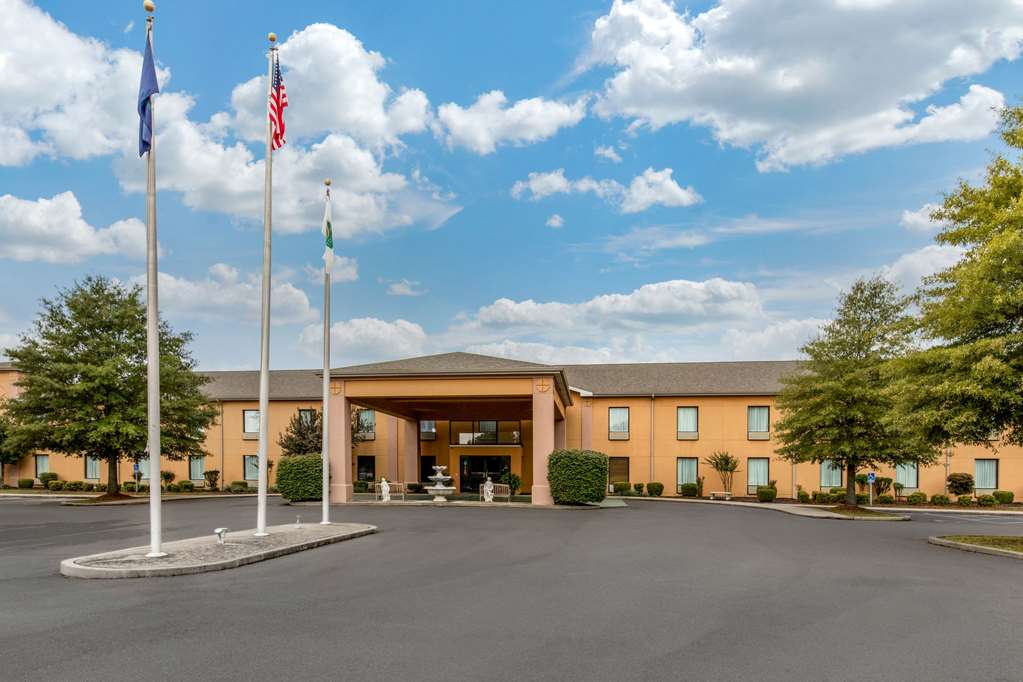 Quality Inn & Suites Benton Draffenville - featured photo