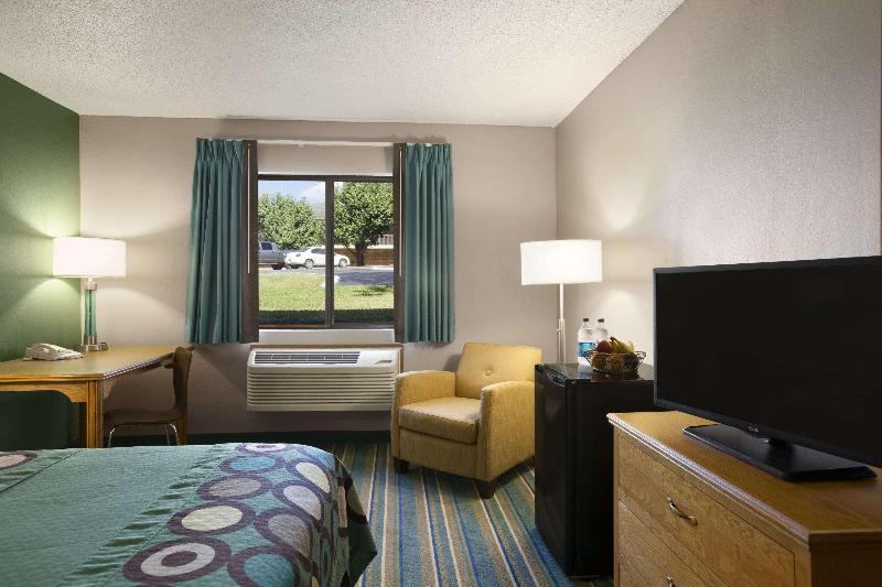 Super 8 by Wyndham Batesville — Batesville — photo 5