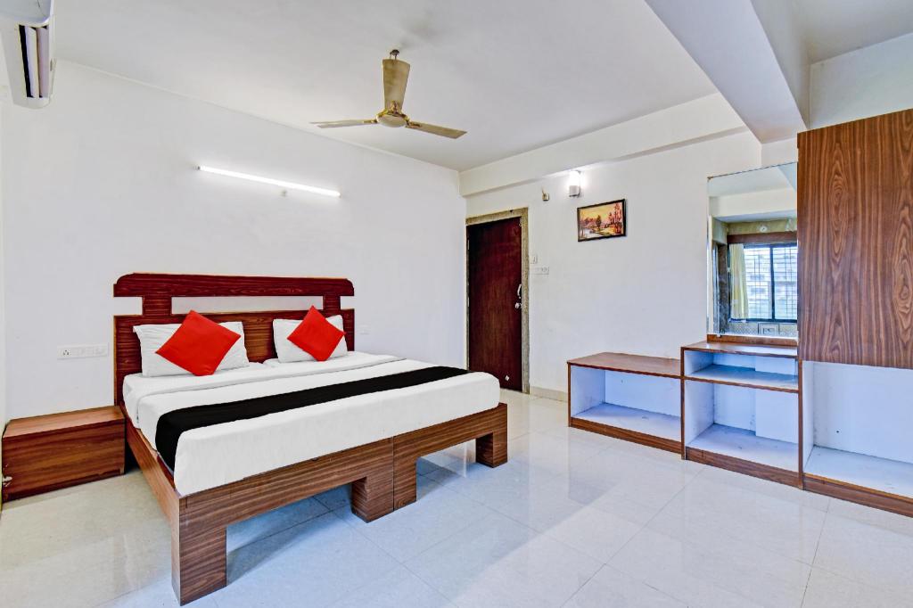 OYO Flagship 75434 Hotel Everest Inn in Aurangabad, India