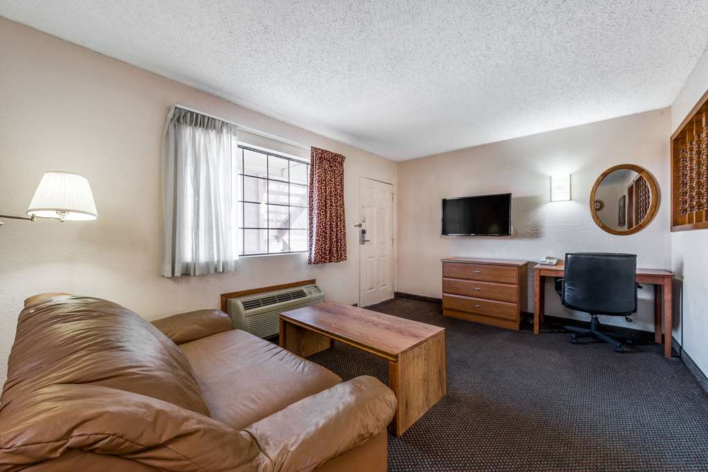 Super 8 by Wyndham Waco Mall area TX - photo 13