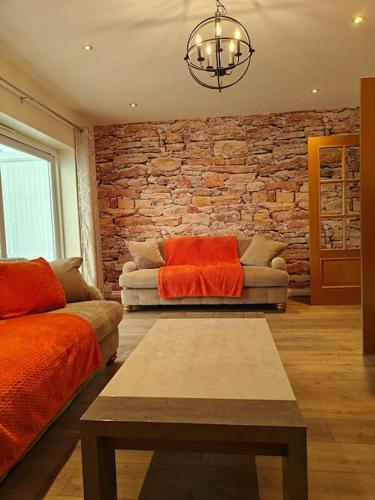 Stunning 5 bed House near NEC & BHX — 4-Star Luxury Hotel in Solihull, United Kingdom