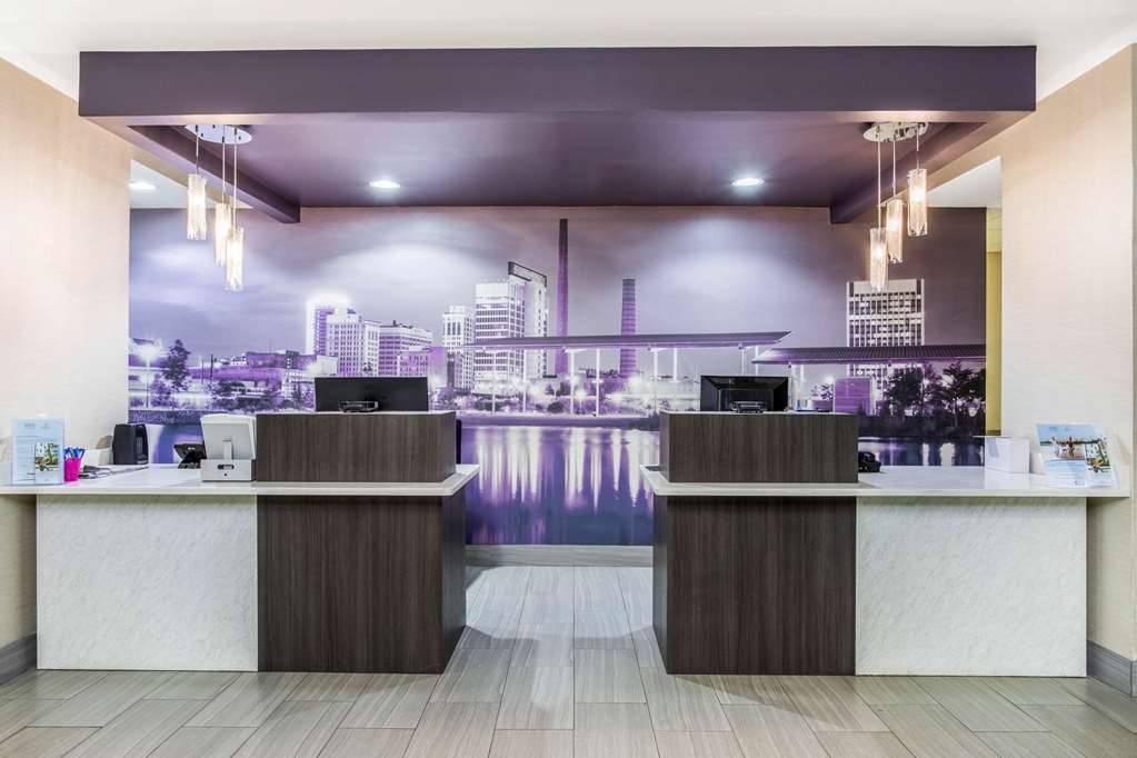 La Quinta Inn & Suites by Wyndham Fultondale Birmingham N - photo 7