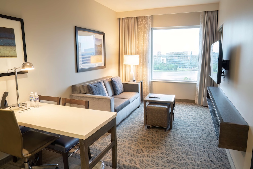 Embassy Suites by Hilton The Woodlands at Hughes Landing - photo 17