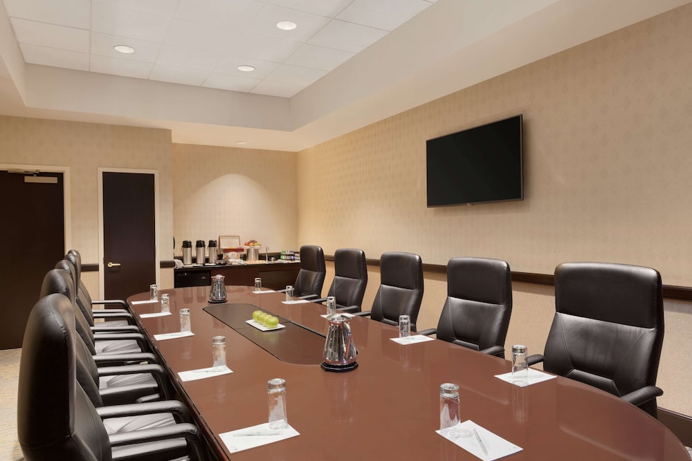Embassy Suites by Hilton Boston Waltham - photo 58