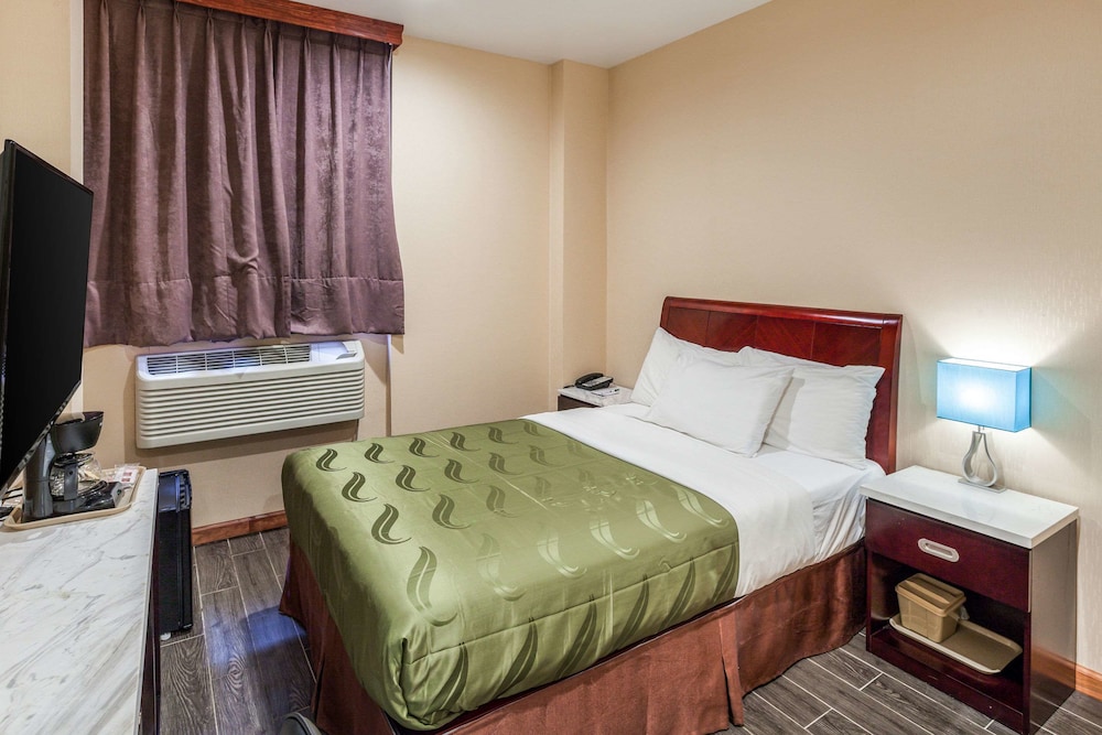 Quality Inn near Sunset Park - photo 11