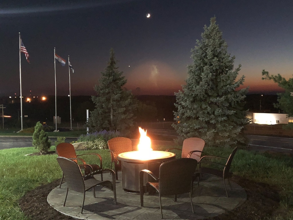 Pinemark Inn & Suites - photo 31