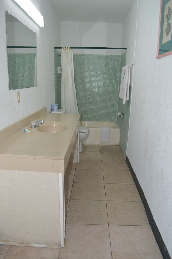 Tarpon Inn - photo 40