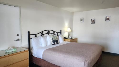 Antlers Inn - photo 11