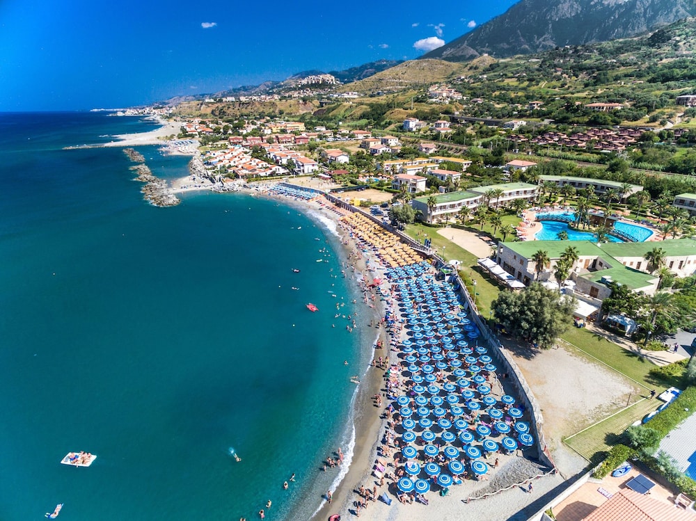 Club Residence I Caraibi — 4-Star Luxury Hotel in Belvedere Marittimo, Italy