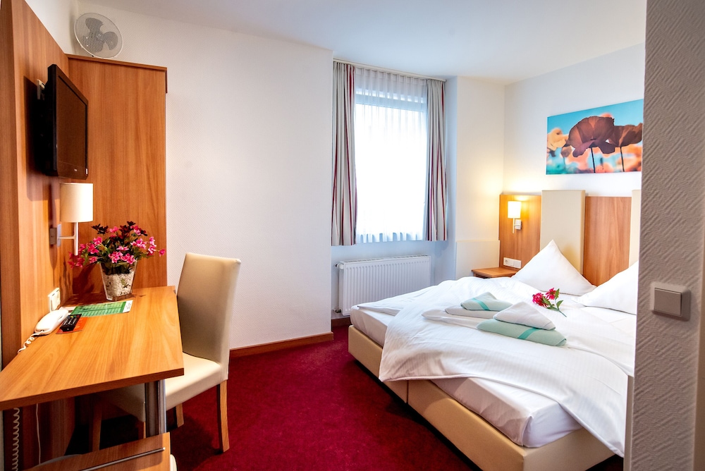 Hotel Domblick Garni — Koeln — photo 5