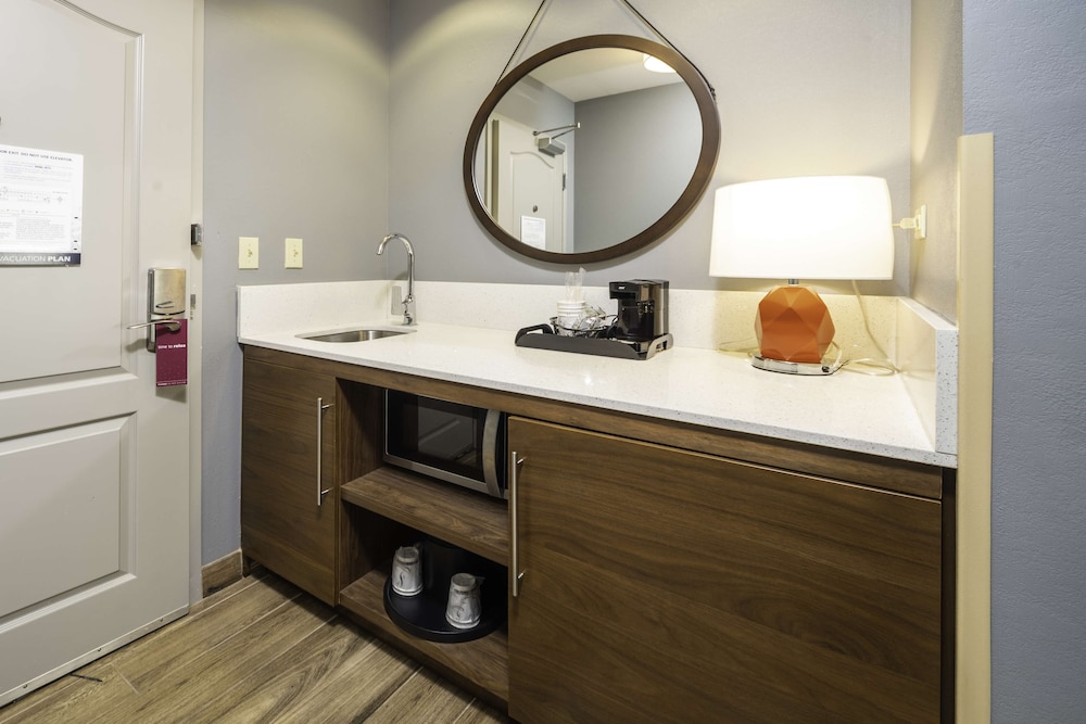 Hampton Inn & Suites New Iberia Avery Island - photo 35