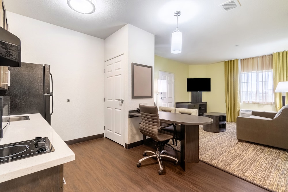 Candlewood Suites Portland Airport by IHG - photo 27
