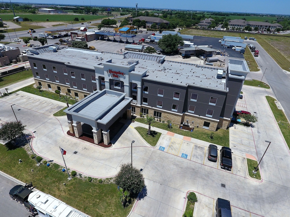 Hampton Inn Seguin - photo 70