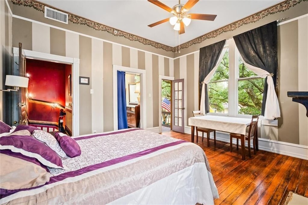 The Mardi Gras House - photo 27