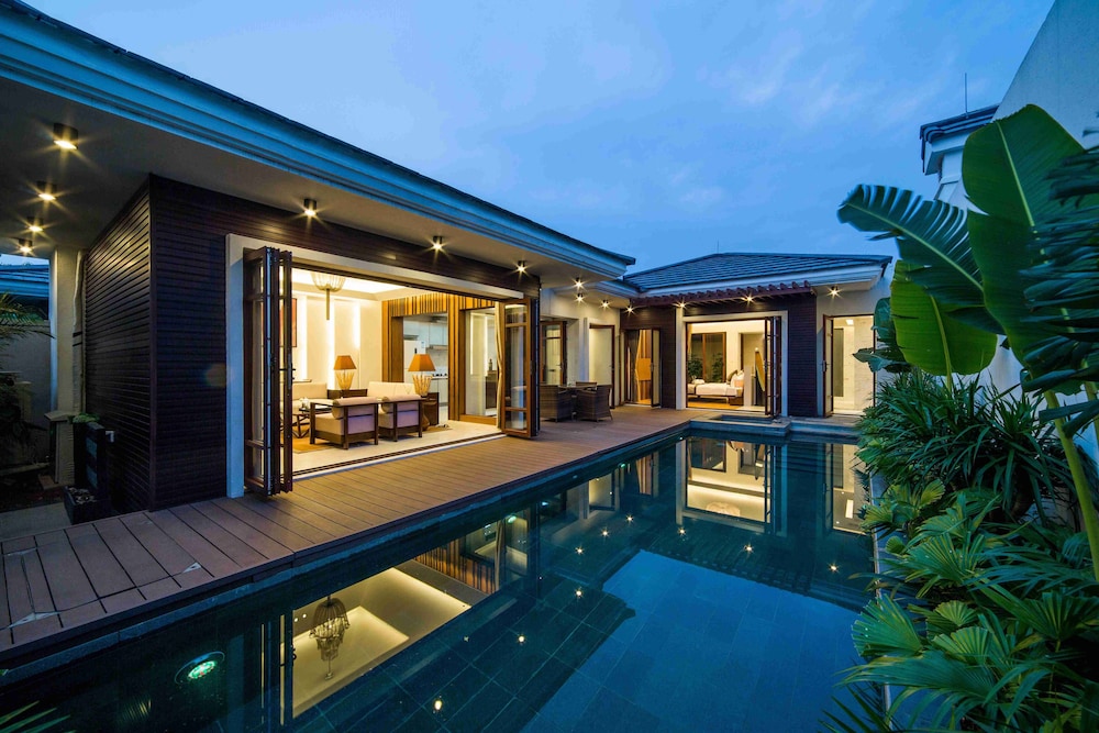Hui Zhou Hou Niao Shui Rong Zhuang Villa — 4-Star Luxury Hotel in Huizhou, People's Republic of China