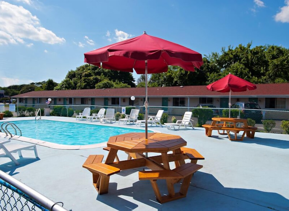 Economy Motel Inn & Suites - photo 17