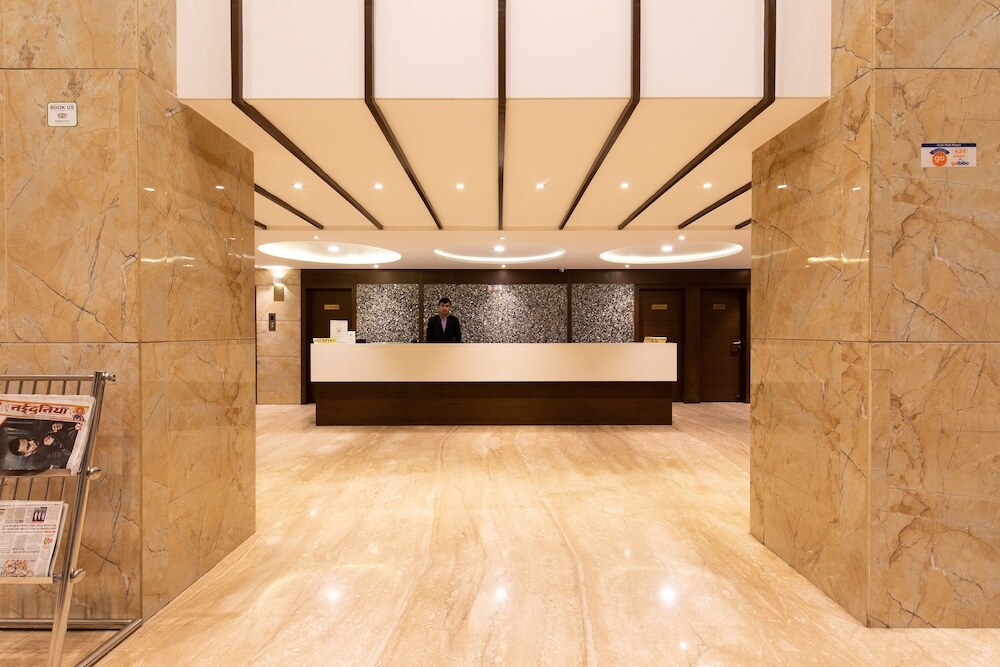 Capital O 19528 Hotel Park Palace in Ujjain, India