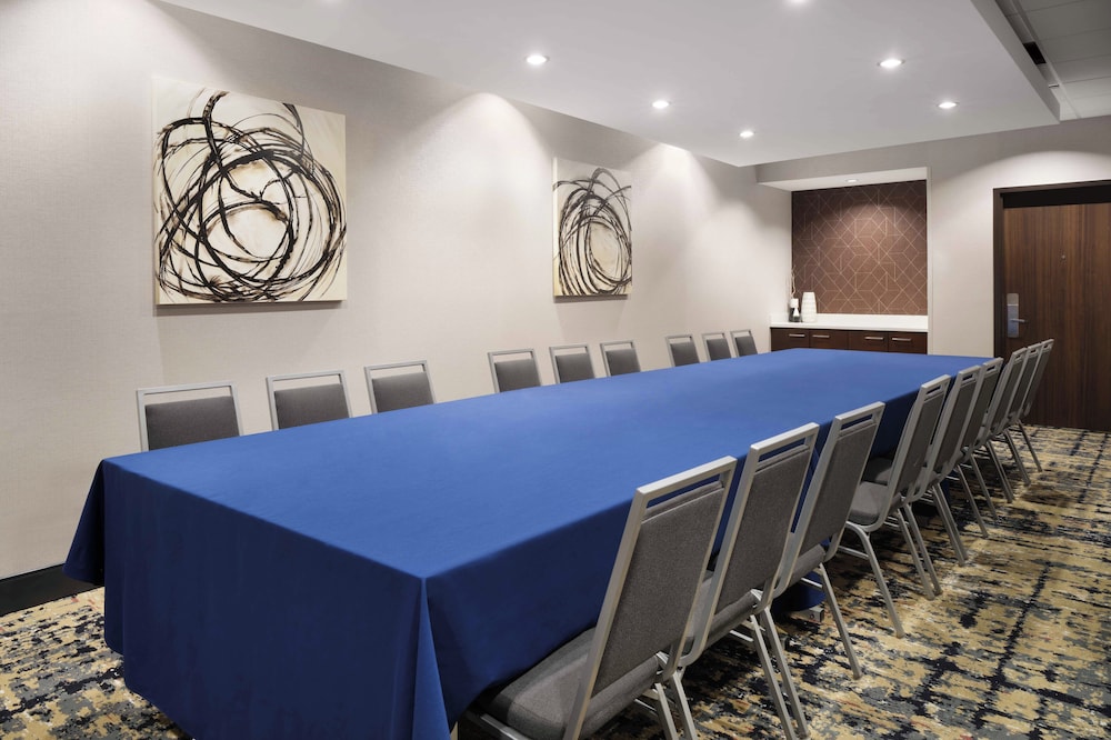 Hampton Inn & Suites Denver Downtown Convention Center - photo 49