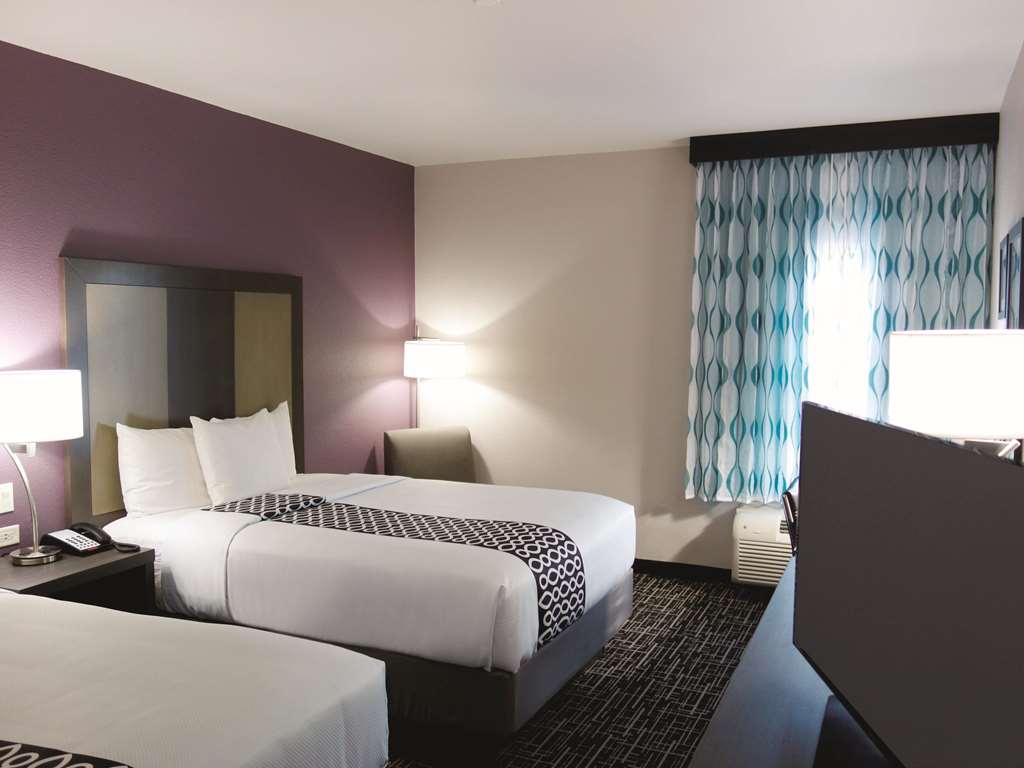 La Quinta Inn & Suites by Wyndham Pampa - photo 40