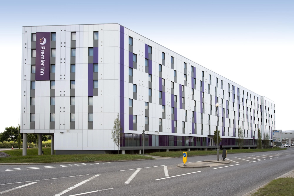Premier Inn London Heathrow Airport Terminal 4 — hotel in London