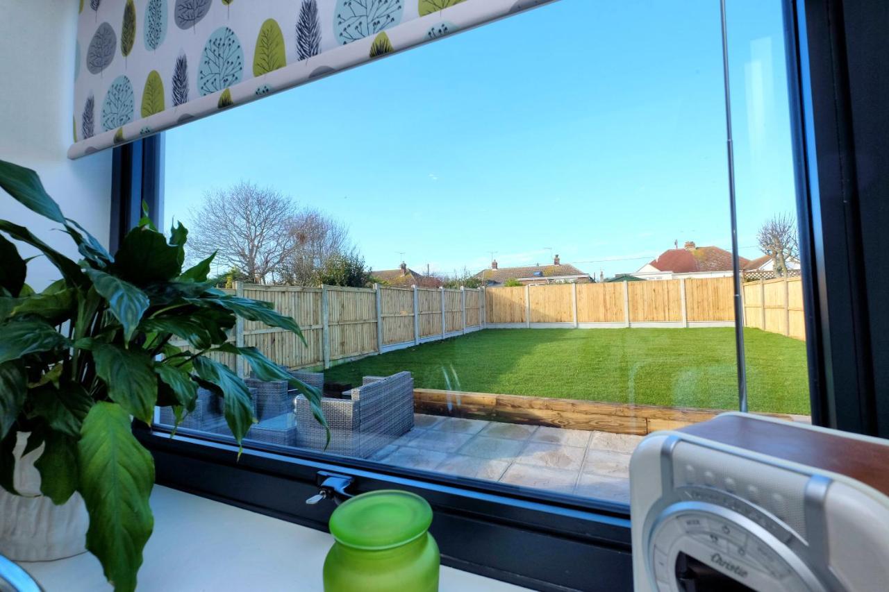 Beach Retreat With Parking Near The Sea — Whitstable