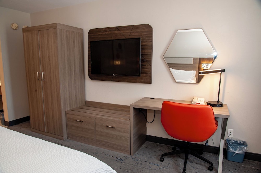 Holiday Inn Express Airport Tucson by IHG - photo 30