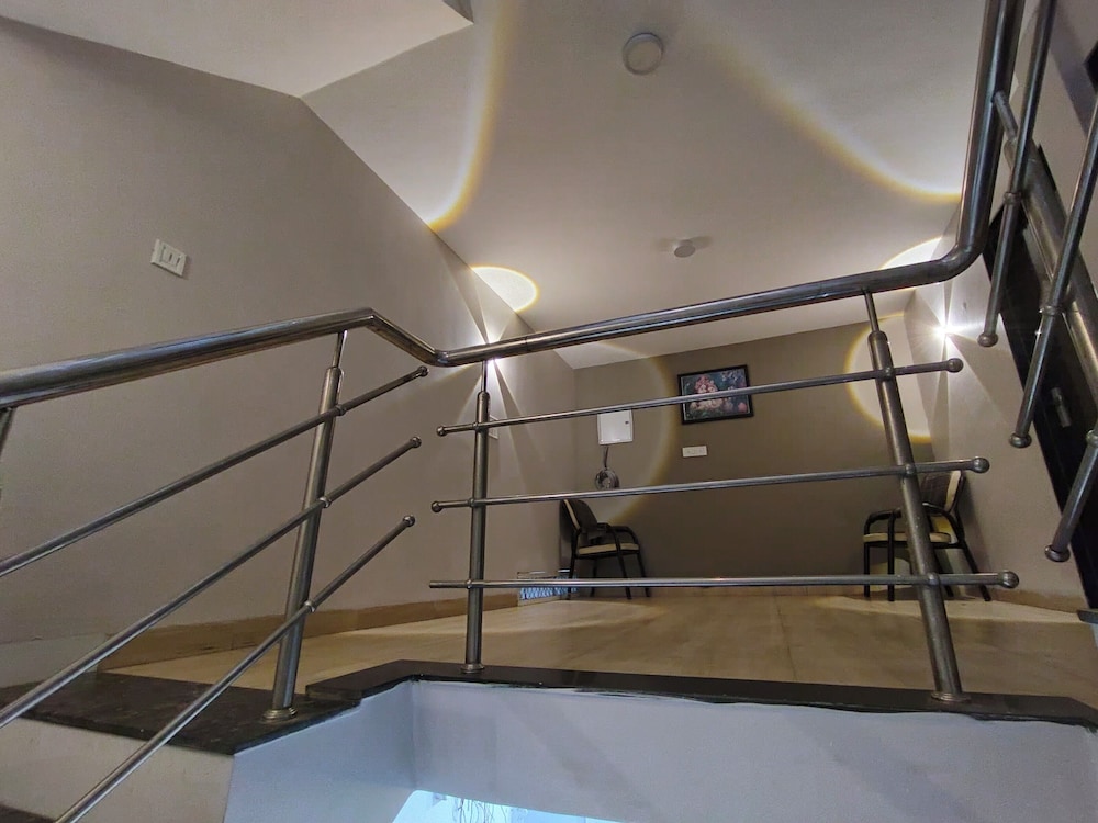 Hotel Global Inn - last minute hotel in Indore