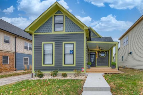 Jungle Bungalow — 4-Star Luxury Hotel in Indianapolis, United States