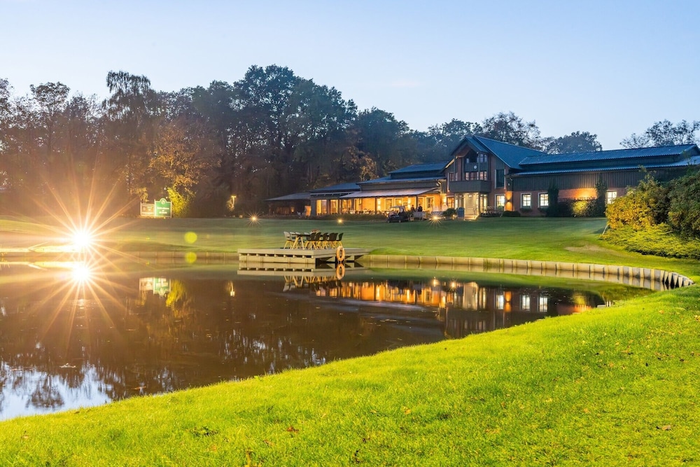 Golf Resort Gut Apeldör — hotel in Hennstedt