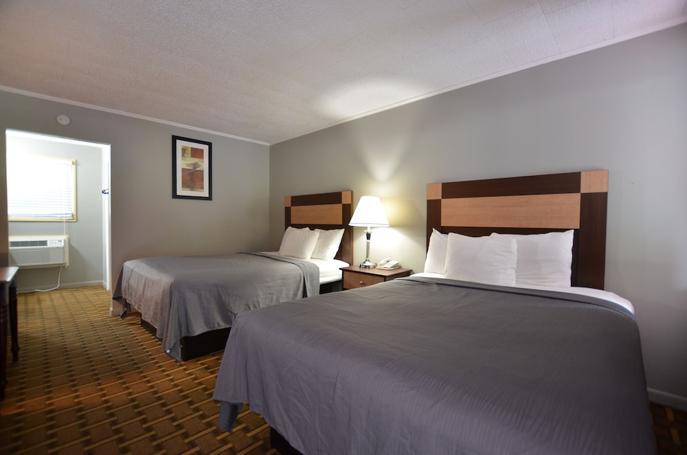 Travelowe's Motel - photo 24