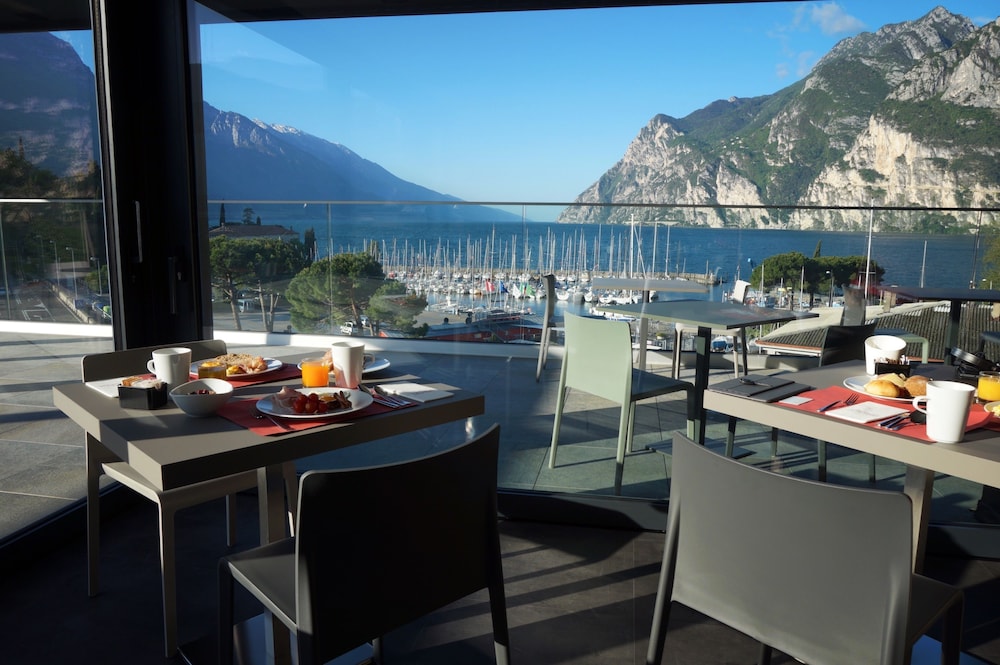 Riviera - carbon neutral hotel in Riva Del Garda