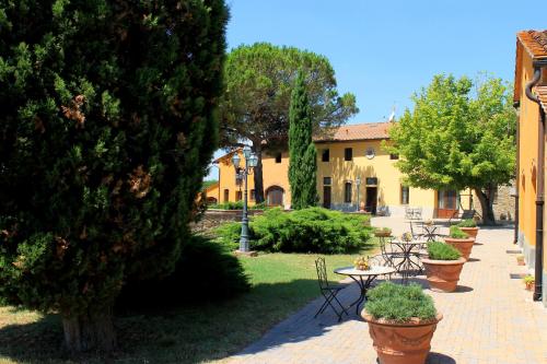 Il Borgo di Montereggi pet-friendly hotel Capraia E Limite