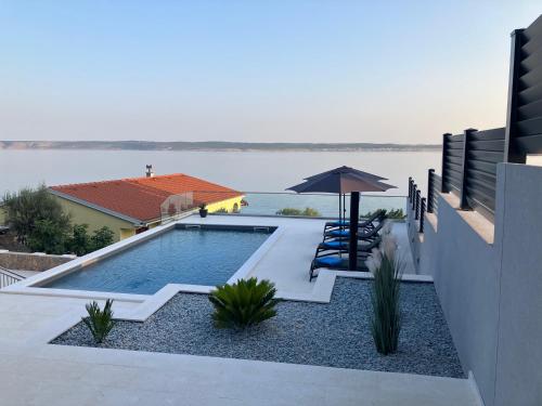 Apartment Lina Pool and Sea View — 4-Star Luxury Hotel in Starigrad, Croatia