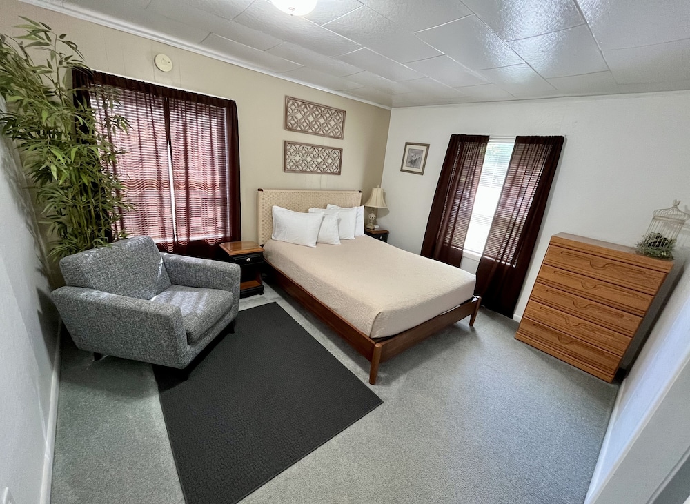 Cascade Motel - photo 2