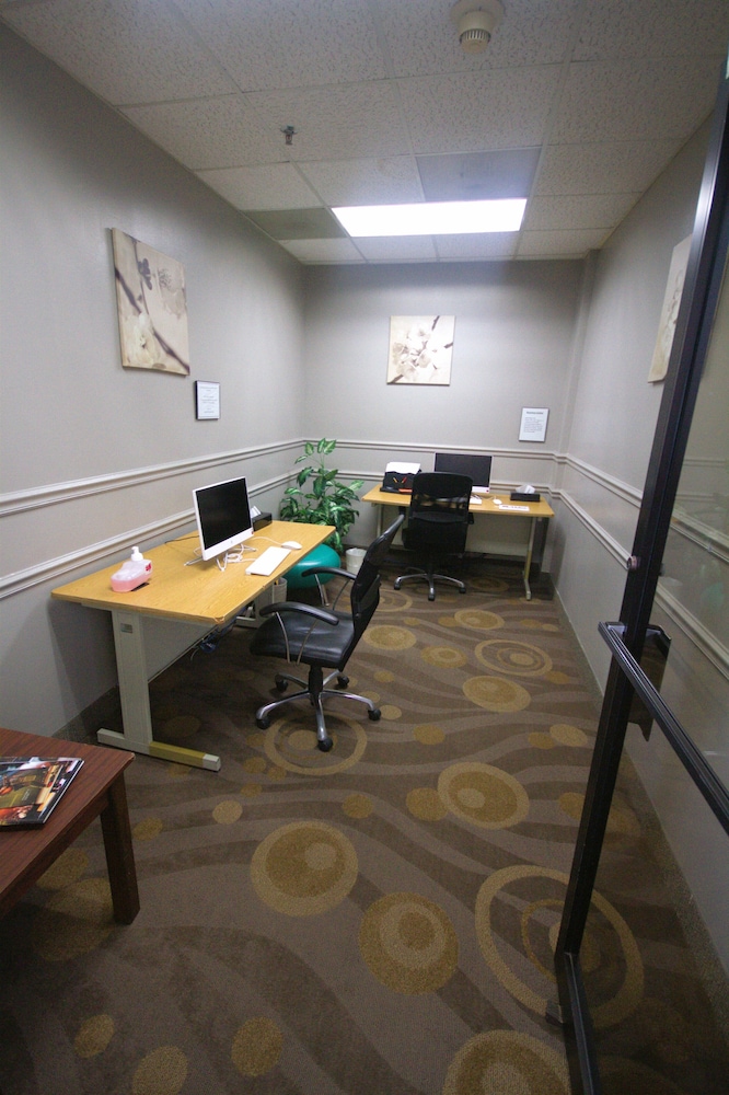 Atrium Hotel and Suites - photo 97