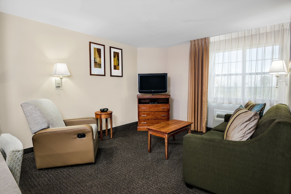 Candlewood Suites Galveston an IHG Hotel - photo 3