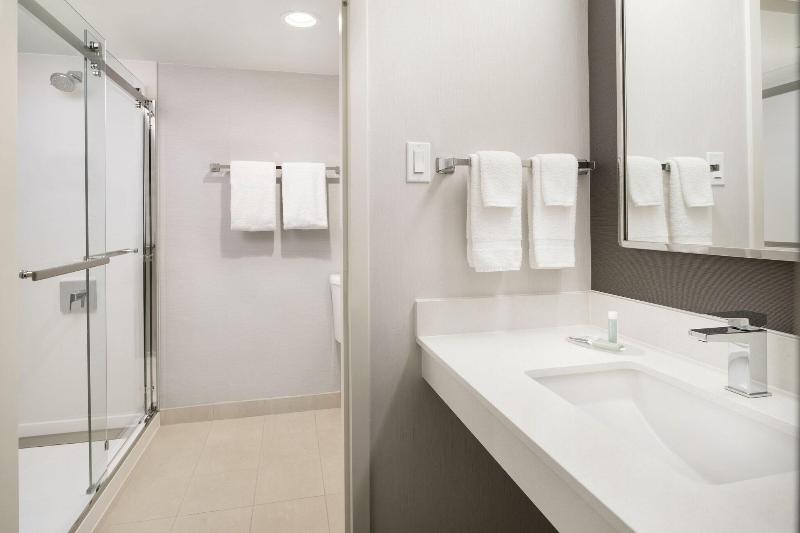 Courtyard by Marriott San Mateo Foster City - photo 61