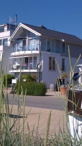 Seehaus zur Strandbrücke — 4-Star Luxury Hotel in Scharbeutz, Germany