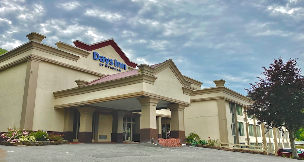 Days Inn by Wyndham Williamsport - photo 25