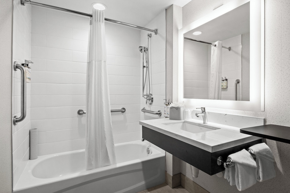 Holiday Inn Express Sunnyvale Silicon Valley by IHG - photo 44