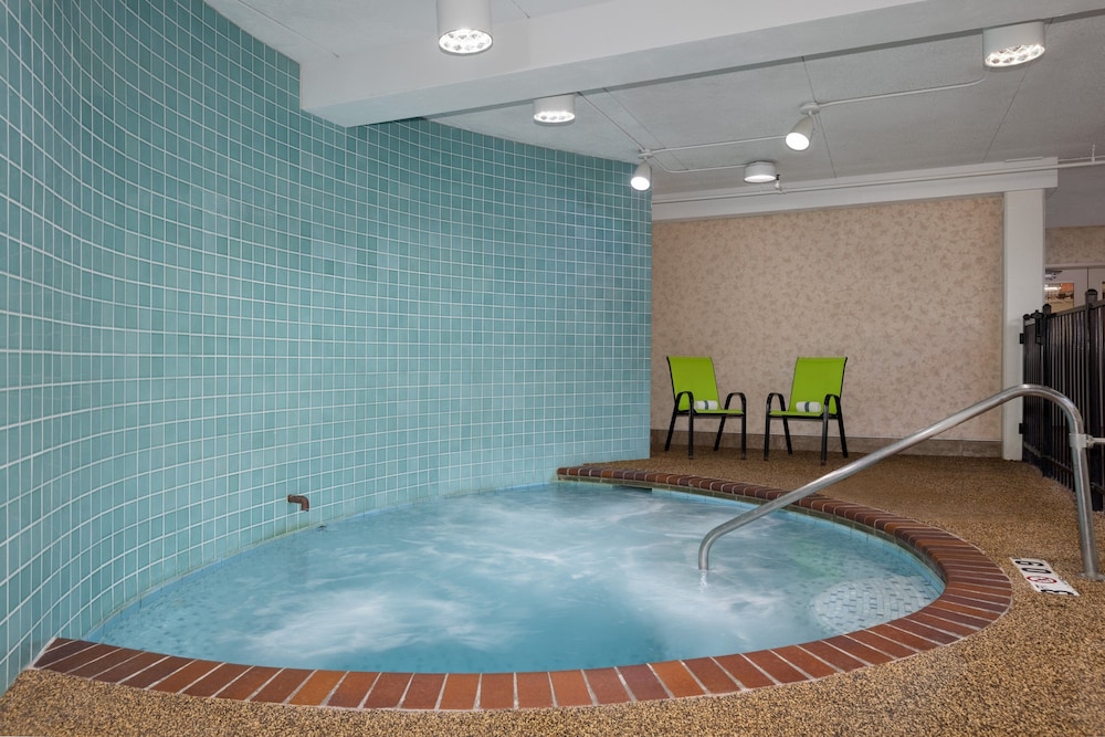Holiday Inn Des Moines Airport Conf Center by IHG - photo 24