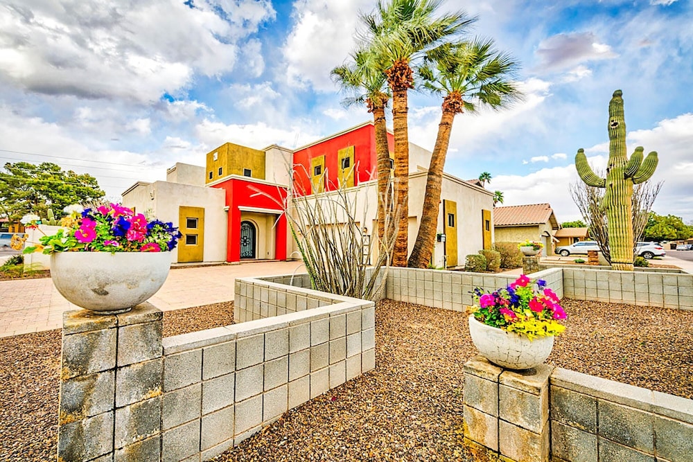 Pueblo Viejo by Avantstay Artsy Oasis w Pool Rooftop & Games Near Old Town - photo 18