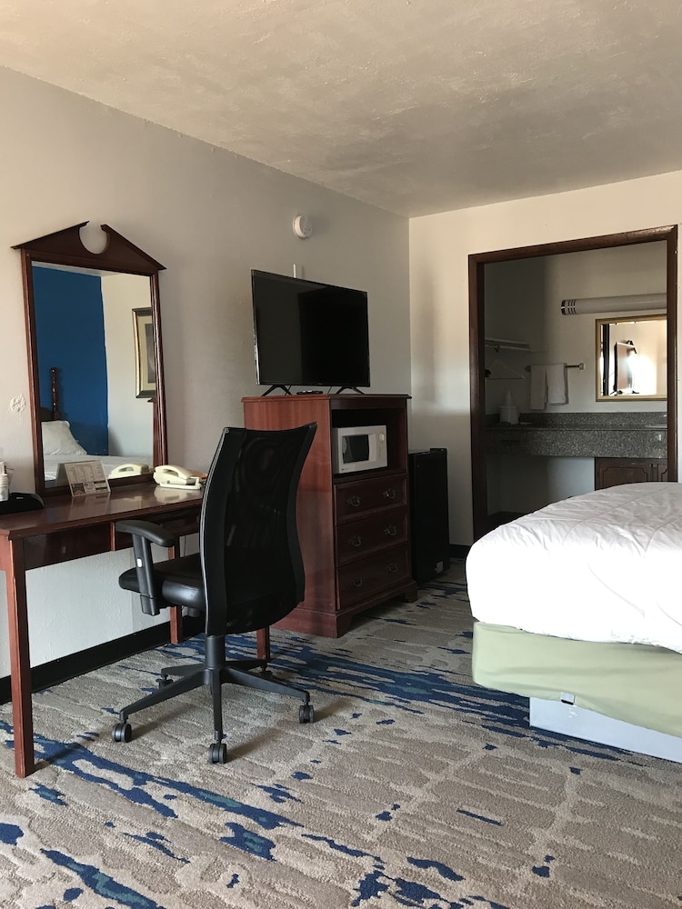 Interstate Motel Guthrie - photo 11